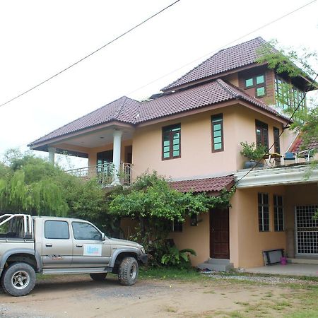 Saba Lodge Dungun Kültér fotó